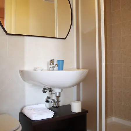 招待所 Romantica 3*